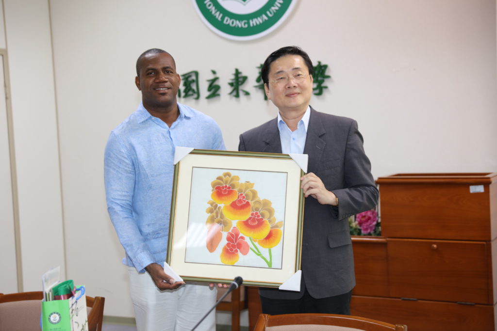 DEPUTY PRIME MINISTER RICHARDS, ALONG WITH FIVE MEMBER DELEGATION, VISITS NATIONALS STUDYING IN ROC (TAIWAN)