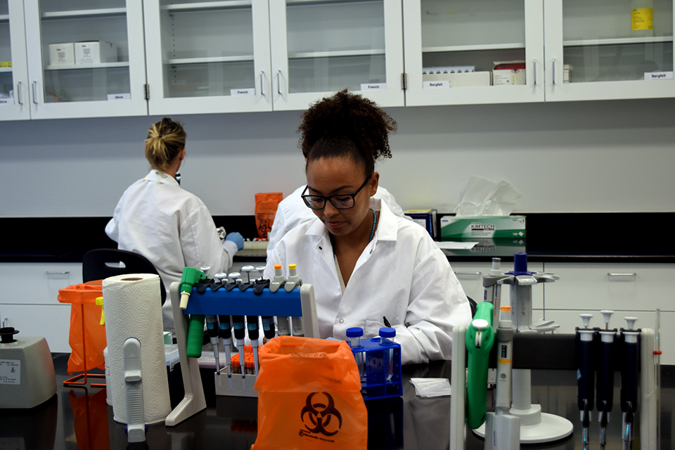 ROSS UNIVERSITY EXPANDS ITS FOOTPRINT IN ST. KITTS AND NEVIS WITH THE OPENING OF ITS NEW RESEARCH AND PATHOLOGY BUILDING
