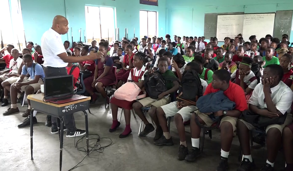 DR. CHITAN CONTINUES WORK IN PRIMARY SCHOOLS, HIGH SCHOOLS AND PRISONS