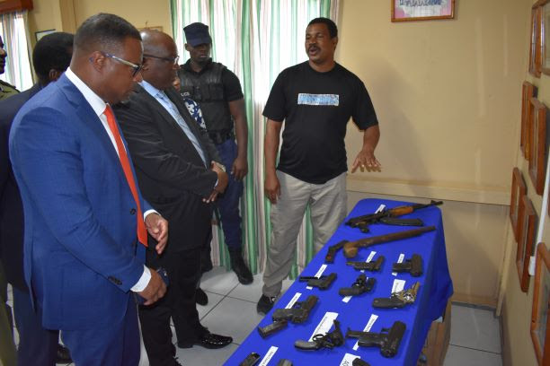 INTERNATIONAL AGENCIES, BARBADOS POLICE VISIT FEDERATION TO EXAMINE POLICE OPERATION WITH GANGS