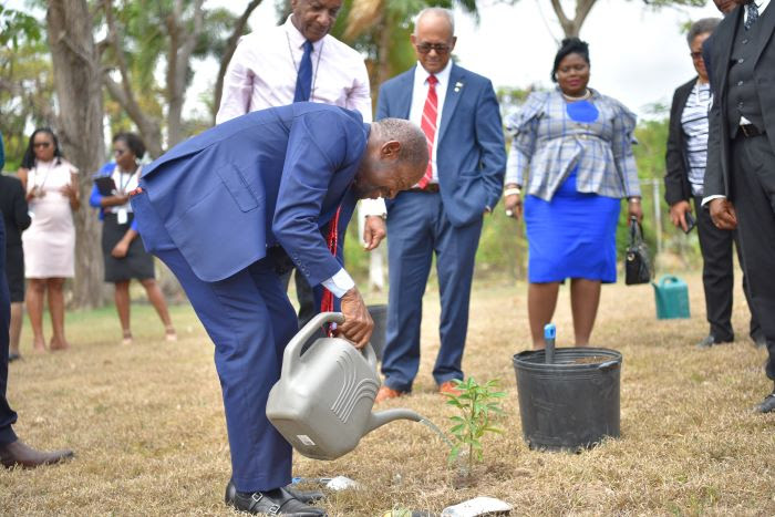 Minister of Foreign Affairs of Saint Kitts and Nevis participates in the 26th Meeting of COFCOR